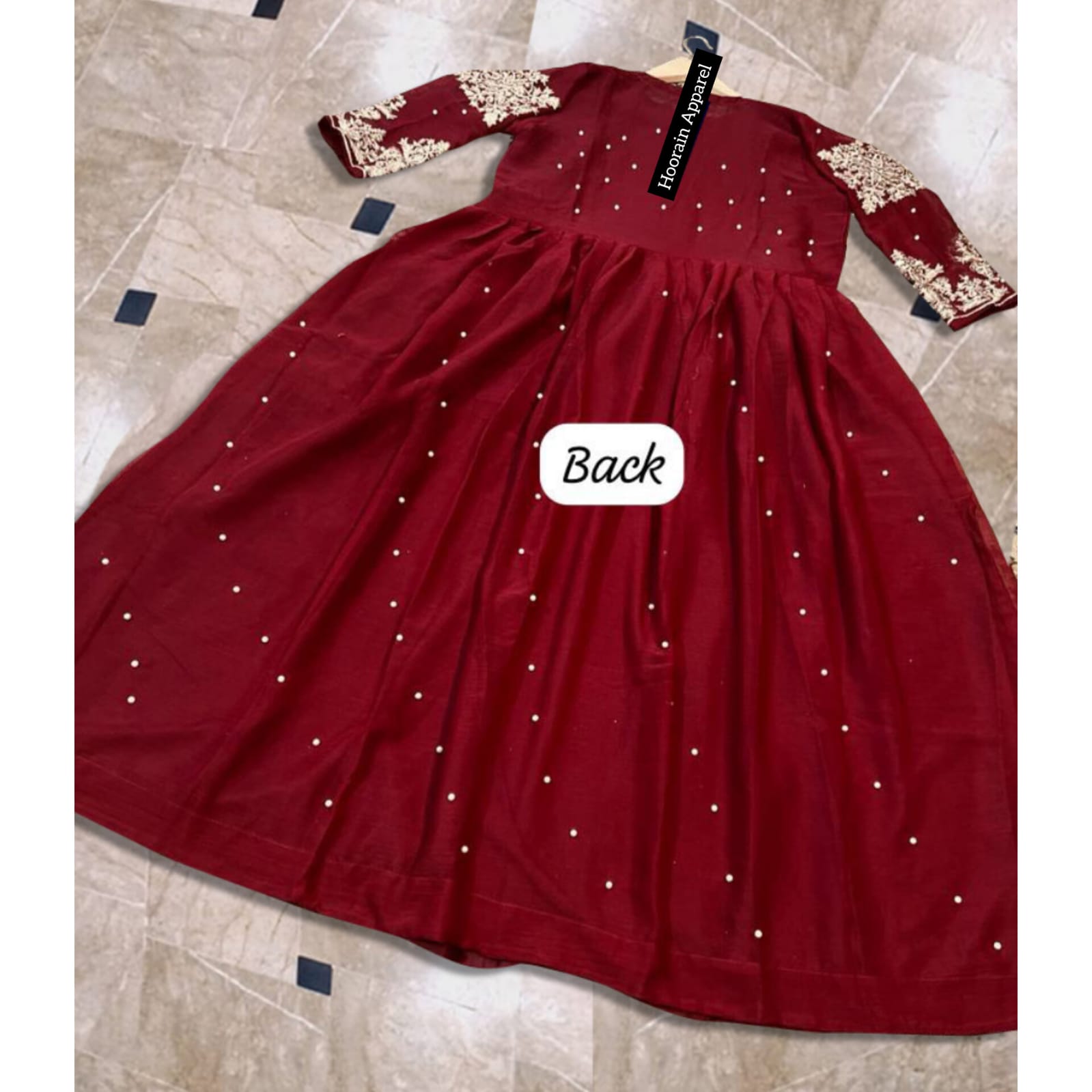 Stunning Embroidered Gown Set: Effortless Elegance!" โจ๐