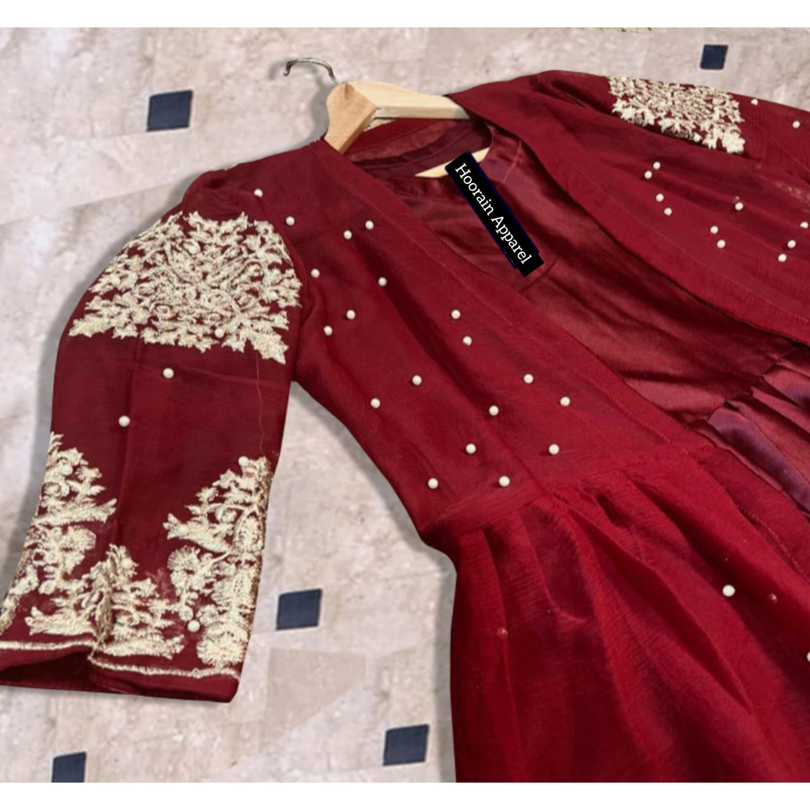 Stunning Embroidered Gown Set: Effortless Elegance!" โจ๐