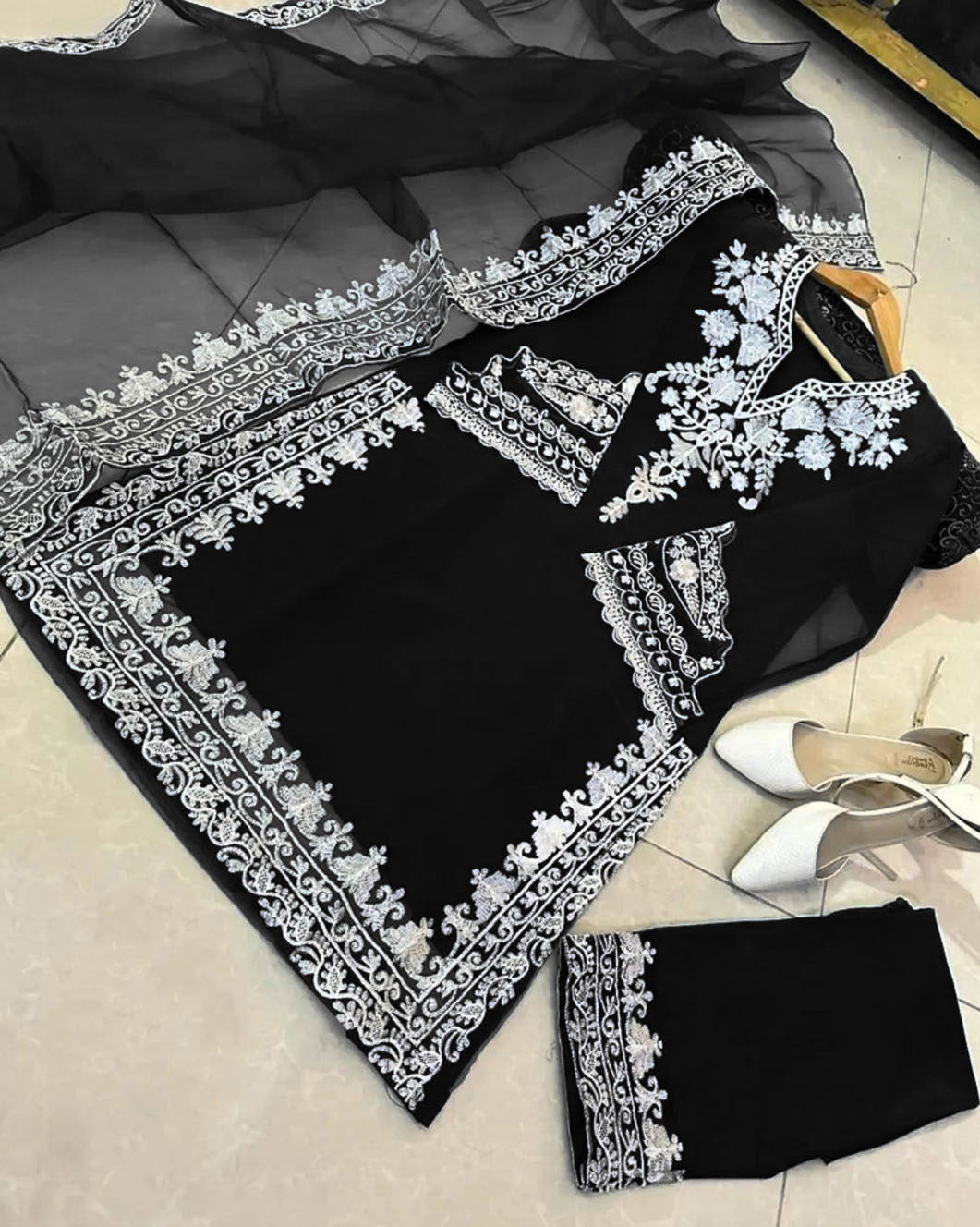 Elegant White Embroidered Formal Wedding 3-Pieces