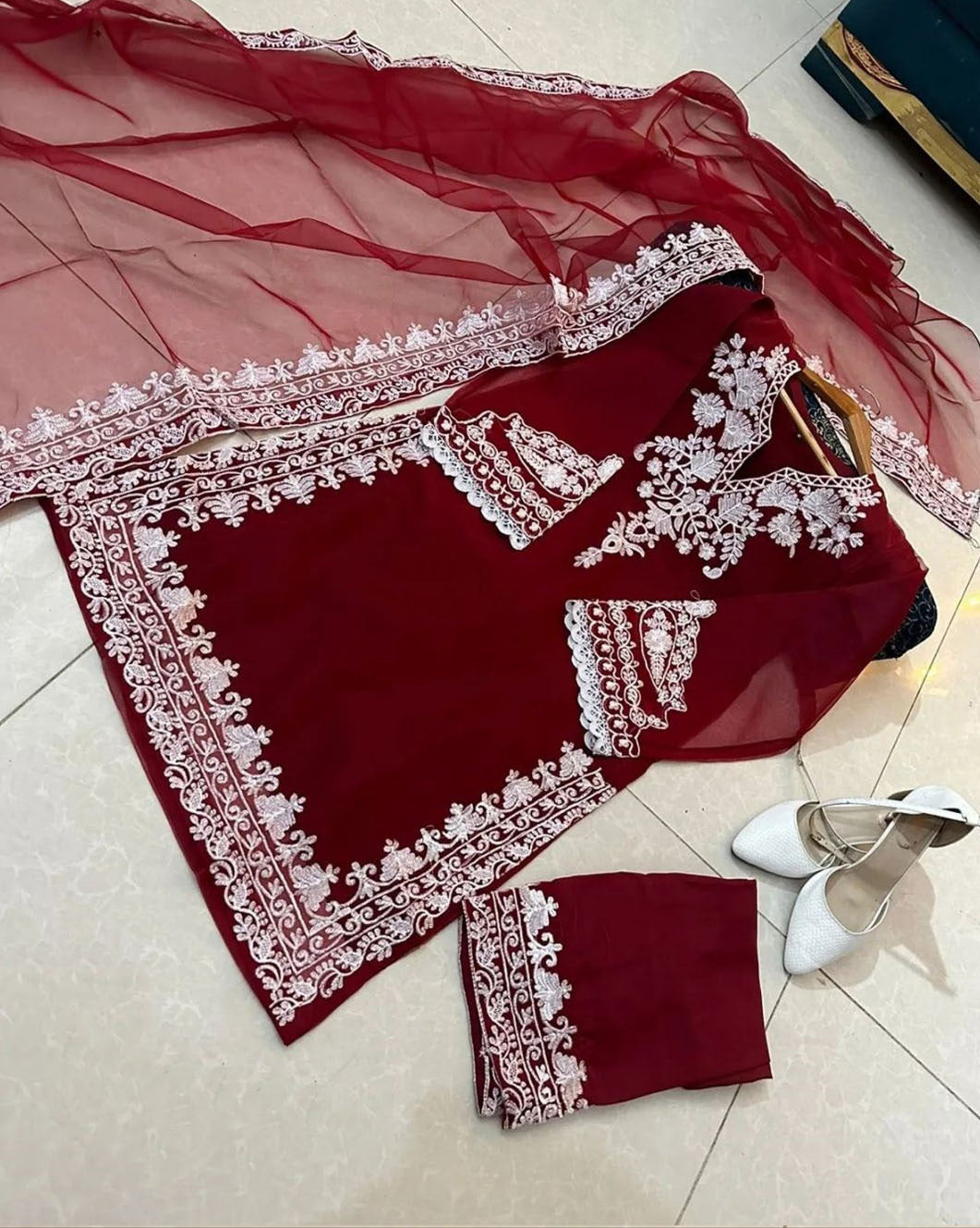 Elegant White Embroidered Formal Wedding 3-Pieces