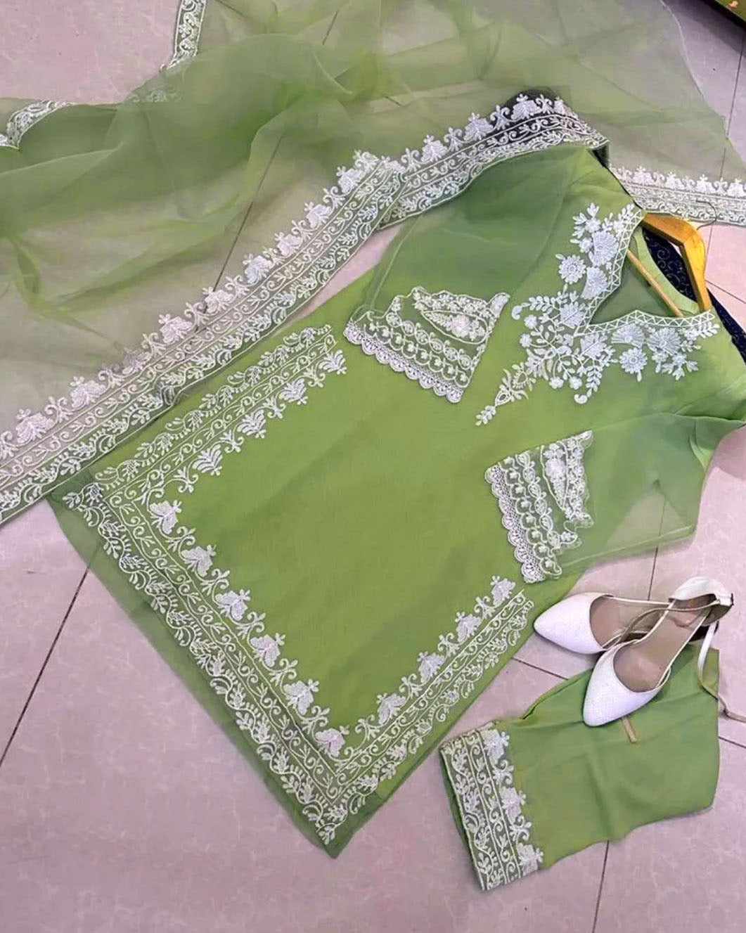 Elegant White Embroidered Formal Wedding 3-Pieces