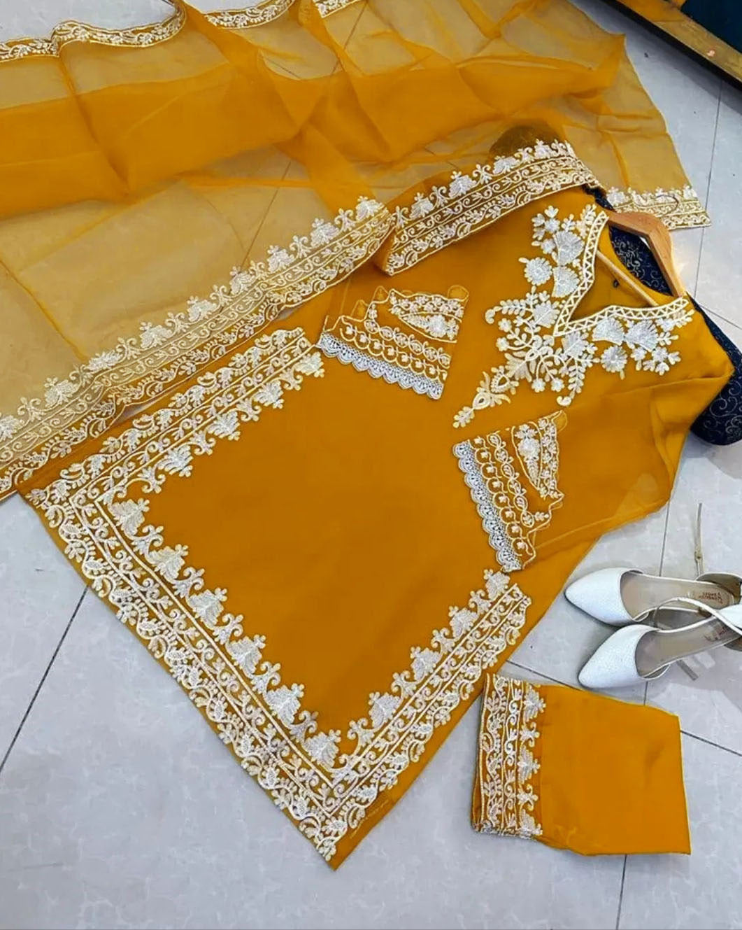 Elegant White Embroidered Formal Wedding 3-Pieces